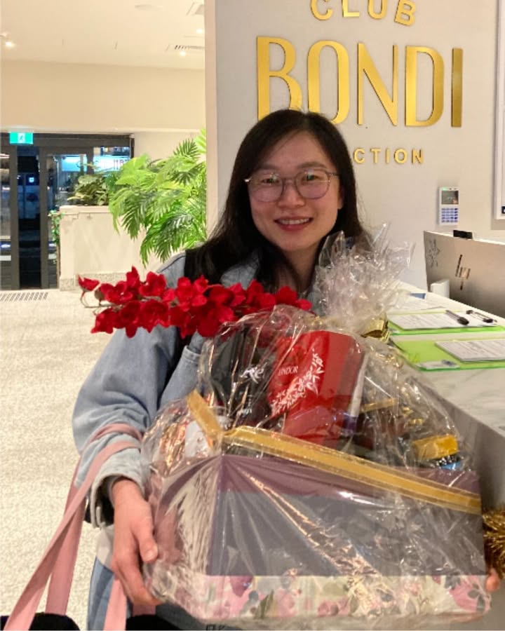 Featured image for “Lucky Door Prize Winner Keira at War Memorial Hospital Trivia Night at Club Bondi Junction”