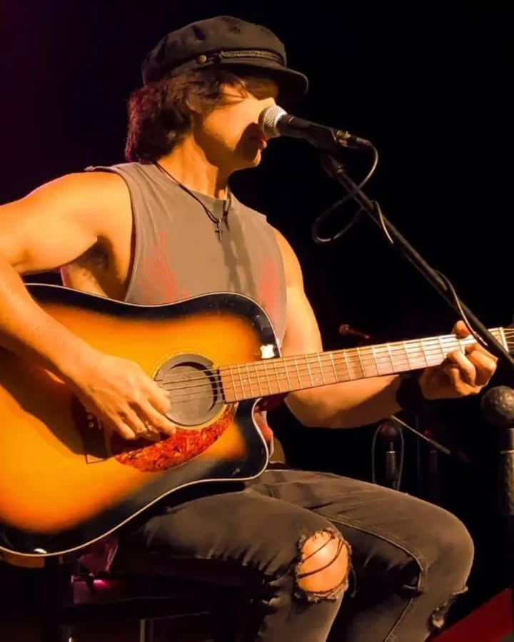 Featured image for “Live Music with Benny Black at Club Bondi Junction”