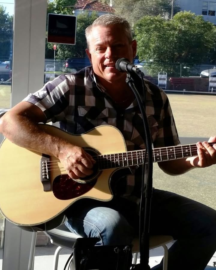 Featured image for “Ron Ashton Live This Sunday at Club Bondi Junction”